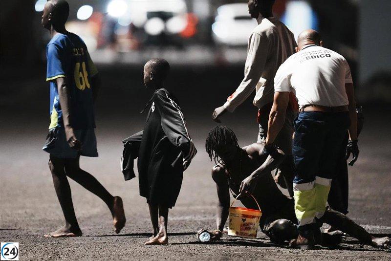 El Parlamento de Canarias insta a trasladar a menores inmigrantes a otras regiones, Vox se opone