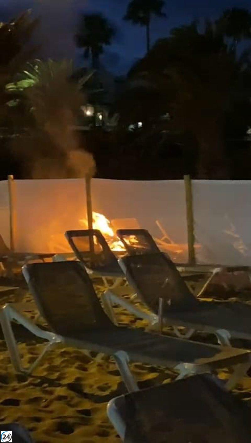 Nueve menores arrestados por provocar pérdidas de 7.700 euros al incendiar hamacas en Costa Teguise.