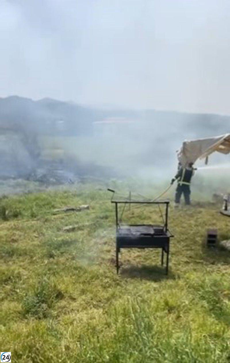 El incendio en Guamasa causado por una barbacoa ha sido controlado.