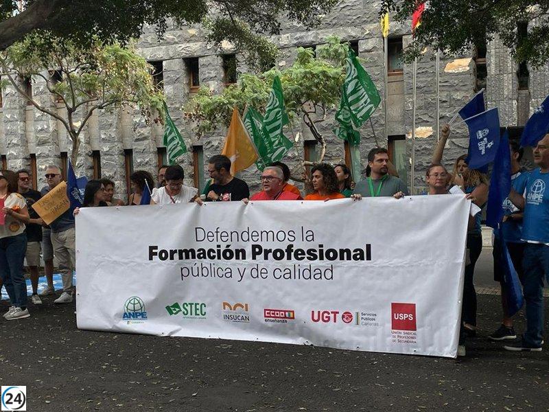 Sindicatos de FP en Canarias anuncian huelga por reducción de horas de clase y recortes.