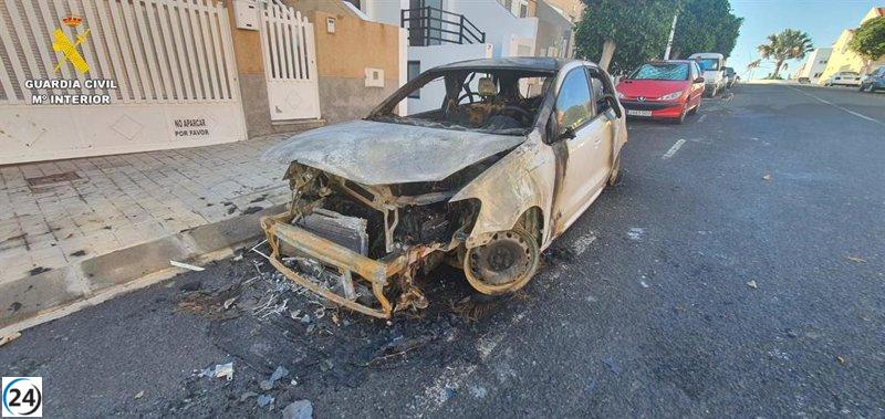 Mujer arrestada en Arinaga por acosar y prender fuego a vehículos de vecinos.