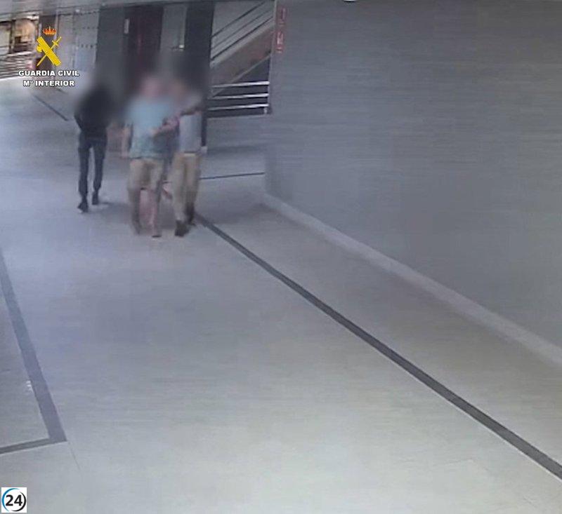 Arrestan a dos individuos por asalto violento a un turista en un centro comercial de Puerto Rico (Gran Canaria)