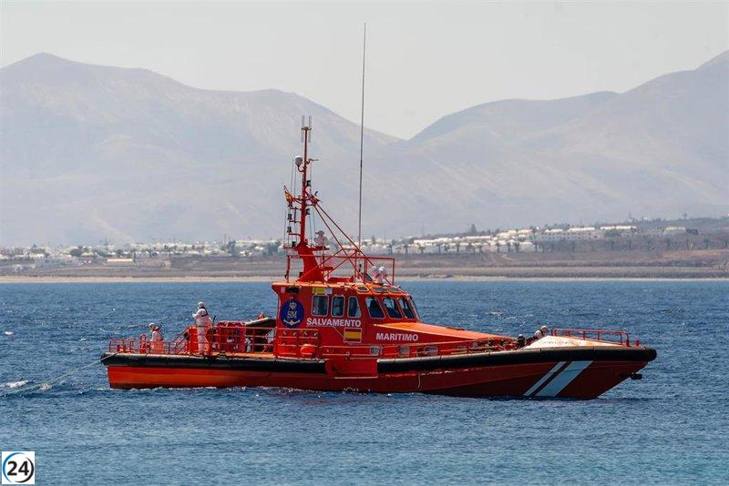 Detenida quinta embarcación con 30 migrantes subsaharianos en aguas de Lanzarote.