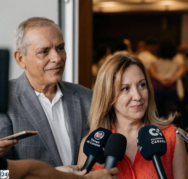 Dávila critica al PSOE por usar la inmigración para deshacer el pacto CC-PP en Canarias.