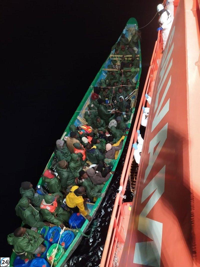Interceptan cayuco con 60 inmigrantes a 13 millas de Gran Canaria.