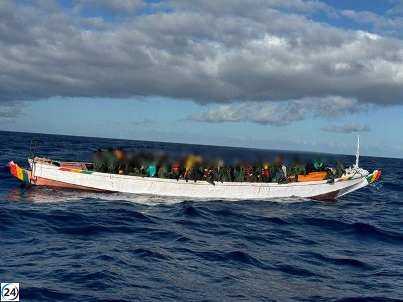 La Policía Nacional arresta a 110 capitanes de barcos ilegales en Canarias en 2024.