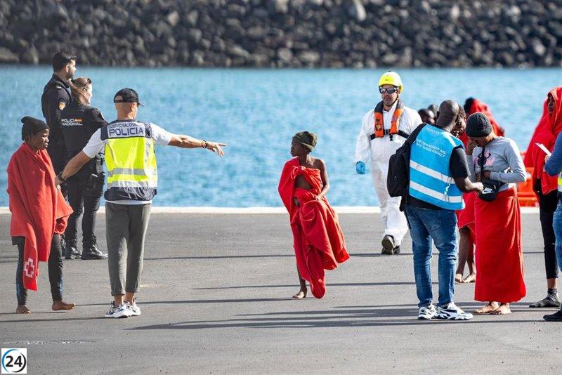 Canarias niega haber pactado la exclusión de Euskadi y Cataluña en la distribución de menores migrantes.