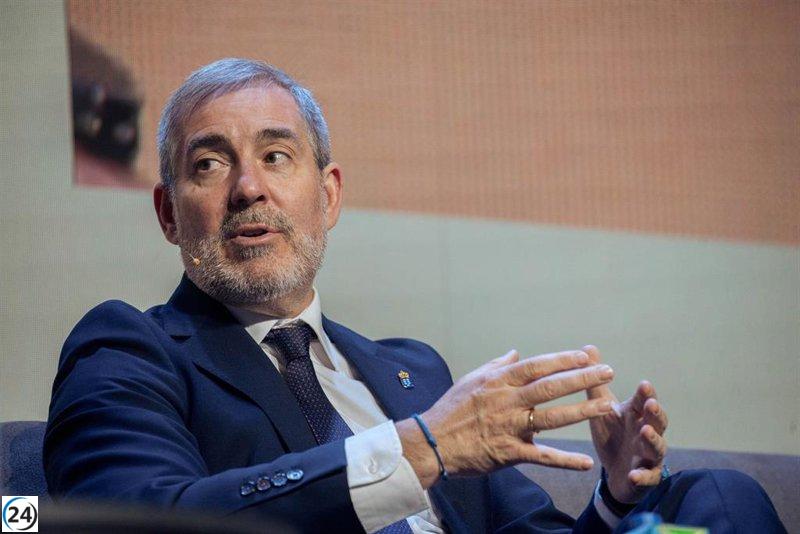 Clavijo critica el retraso en la atención a menores migrantes: