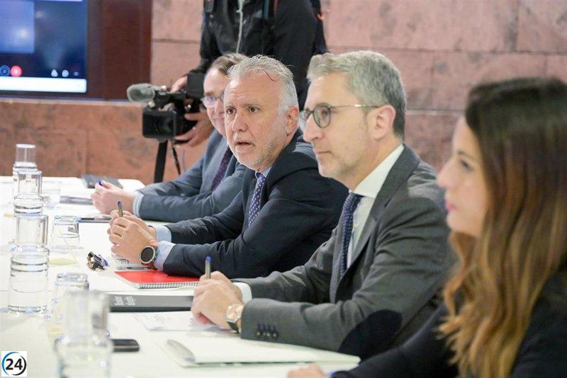 Torres pide simplificar la distribución de menores migrantes y encontrar soluciones efectivas.