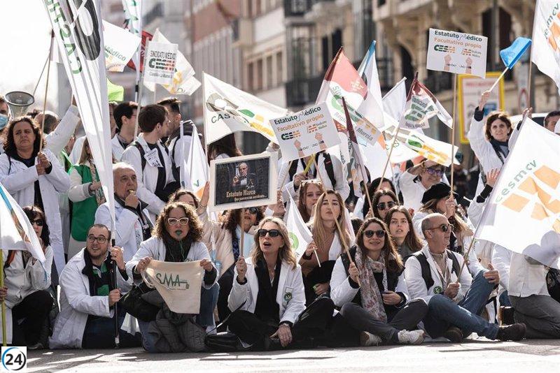 Médicos canarios participan en huelga nacional contra el nuevo Estatuto Marco de Sanidad este viernes.