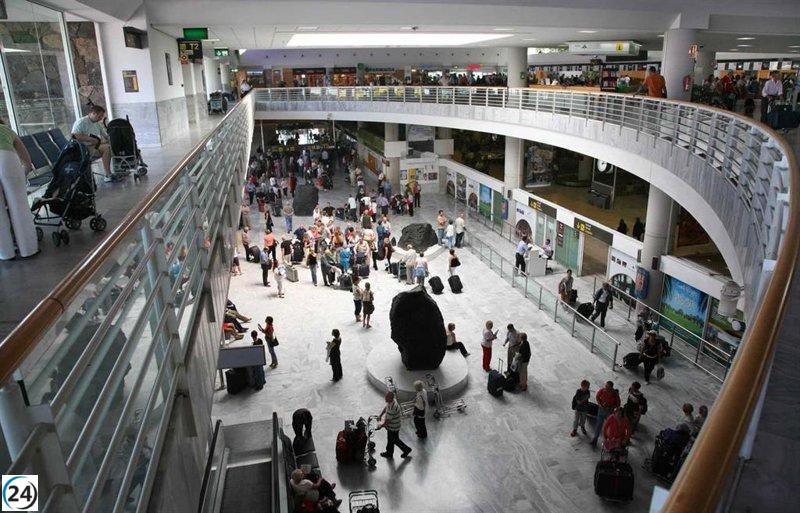 Aena inicia el aislamiento sonoro de 48 casas cercanas al aeropuerto de Lanzarote.