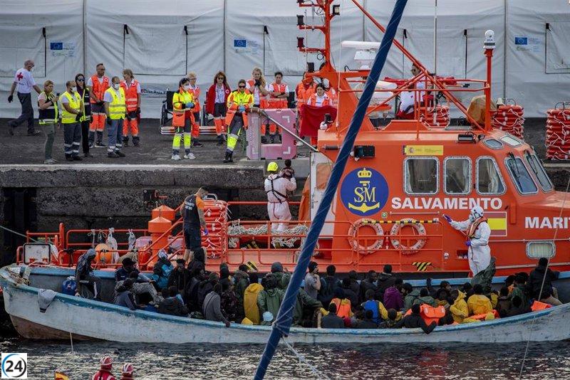 Canarias aguarda la aprobación del Estado para la salida de menores migrantes y sus acompañantes.