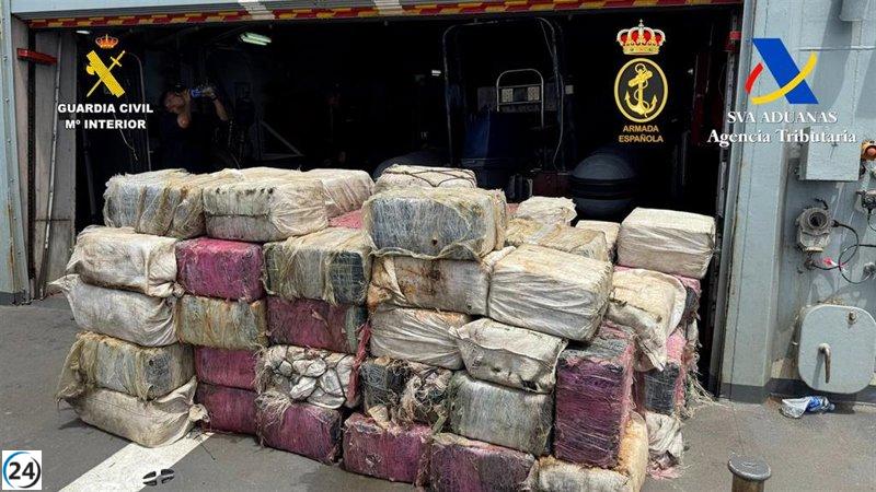 Detenido remolcador con tres toneladas de cocaína en aguas canarias.