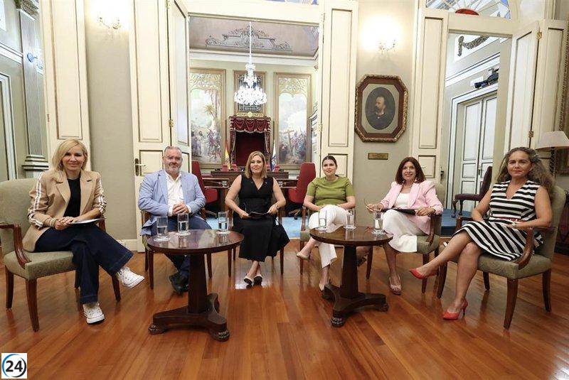 Presidenta del Parlamento de Canarias lidera discusión sobre la crisis hídrica en las islas.