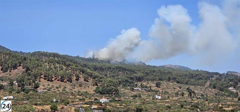 Apagado el segundo incendio en El Hierro; se mantienen las tareas de contención en el foco principal.