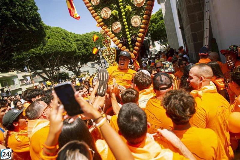 La Fiesta de los Corazones vuelve a Tejina, La Laguna, atrayendo a multitud de asistentes.