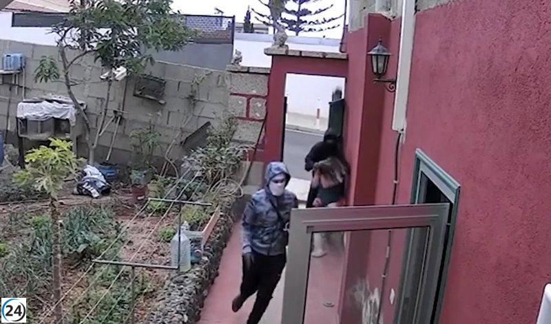 Capturan a uno de los ladrones que atacaron violentamente a una mujer en su hogar en Guargacho, Tenerife.