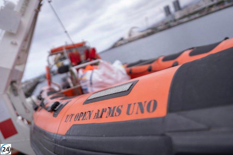 Vox protesta ante Capitanía Marítima por llegada del barco Open Arms a Tenerife.
