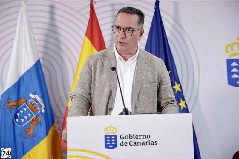 Suárez celebra el retorno a clases en Canarias y destaca el acuerdo histórico para reducir las ratios.