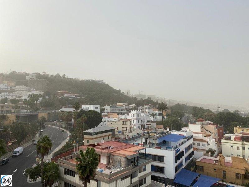 La calima y el calor extremo en Canarias empezarán a disminuir este domingo.
