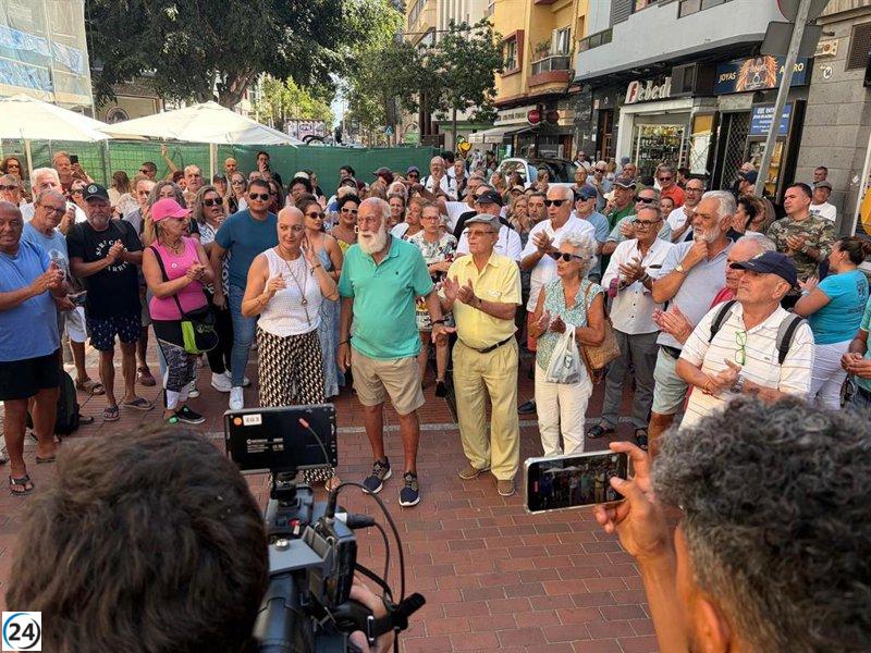 Vecinos de Las Palmas protestan contra la hotelera que intenta apropiarse de una vermutería.