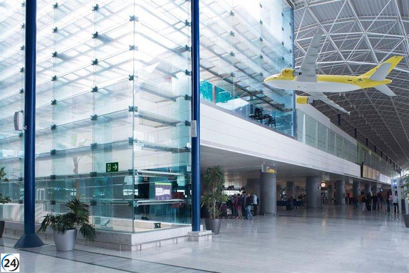 Aeropuerto de Fuerteventura reanuda operaciones tras desvío de tres vuelos por drones.