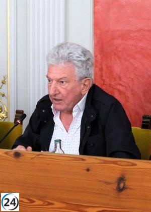 Quevedo denuncia un intento de desmantelar NC-BC en medio del discurso sobre la unidad del nacionalismo canario.