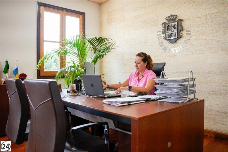 Fuerteventura pide al Gobierno soluciones urgentes para mejorar su aeropuerto.