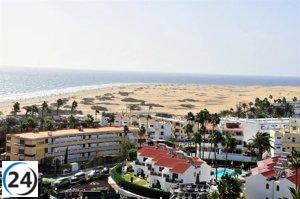 Las pernoctaciones en hoteles de Canarias alcanzan 5,8 millones en septiembre, con una caída del 2,4%.