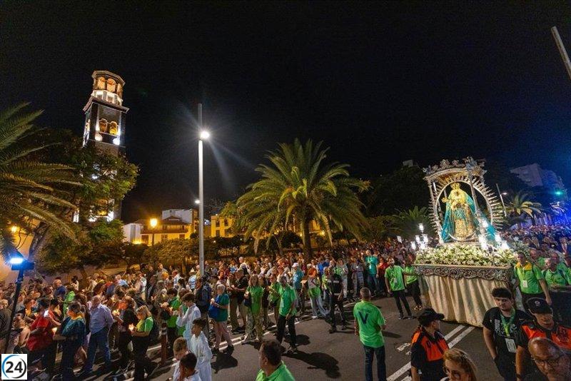 La Virgen de Candelaria vuelve a su santuario tras dos semanas en Santa Cruz.