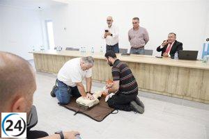 Taxistas de Las Palmas se unen para prevenir daños neurológicos en paradas cardíacas.