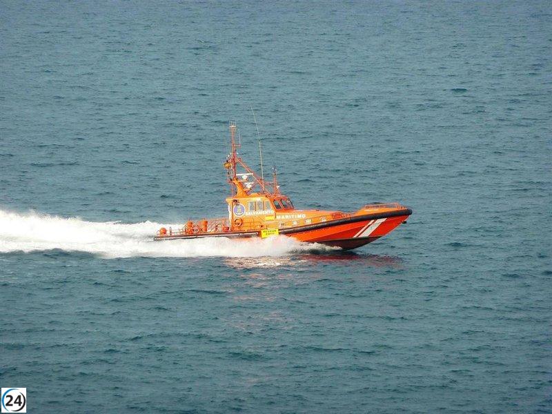 Tres personas socorridas en Playa de Bajamar tras aferrarse a una boya.