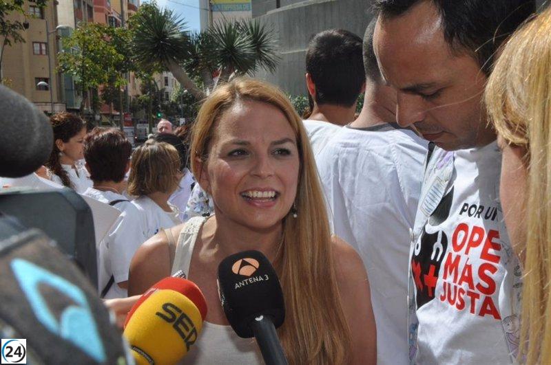 Podemos acusa al Gobierno canario de realizar contrataciones de emergencia para atender a migrantes.