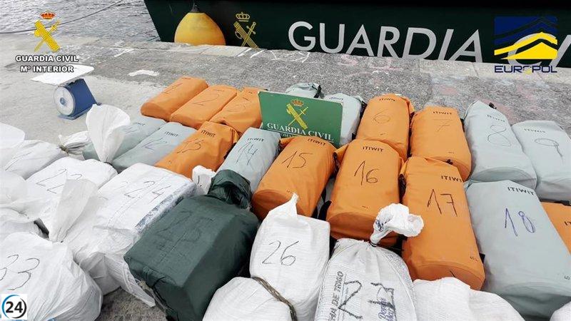 Atrapados 700 kilos de cocaína en velero rumbo a Canarias; capturados 4 individuos.