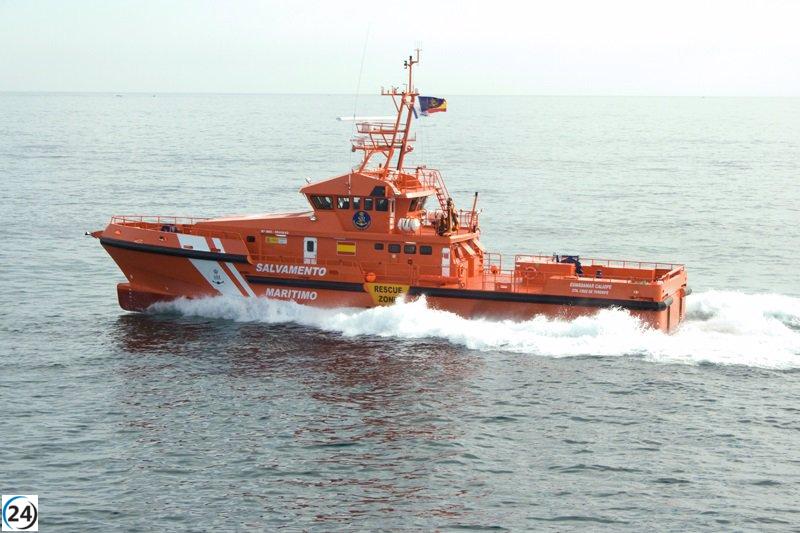Salvamento Marítimo rescata a 53 migrantes subsaharianos al norte de Lanzarote.