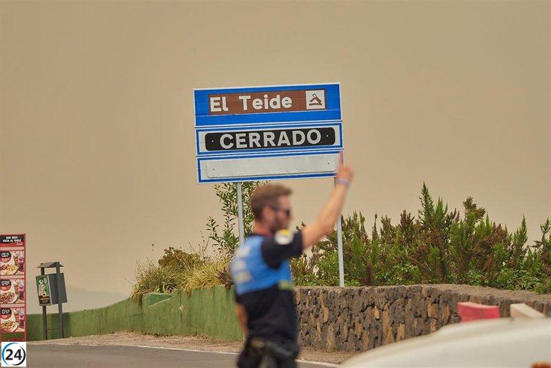 El Cabildo de Tenerife solicita evitar ingreso a áreas forestales para apoyar el trabajo de extinción.