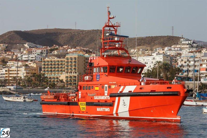 81 migrantes llegan de forma irregular a El Hierro y Gran Canaria en dos embarcaciones.