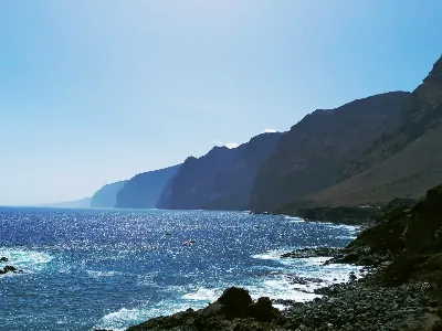 Explora los maravillosos acantilados de Los Gigantes