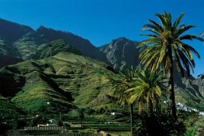 Pasea por el impresionante Valle de Agaete