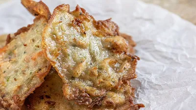 Las tortillas de camarones, uno de los aperitivos más populares en Canarias