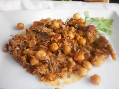 La ropa vieja canaria, una carne guisada de aprovechamiento que está deliciosa