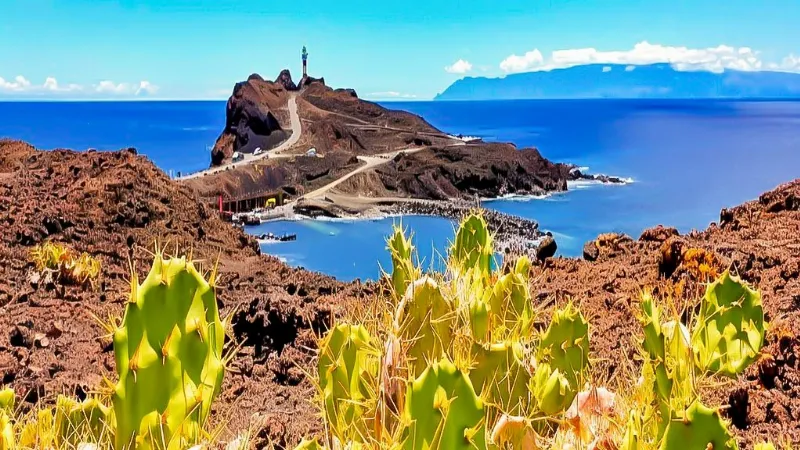 Visita el impresionante faro de Tenerife