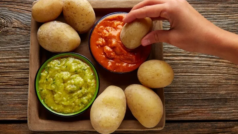 ¿Te has animado a probar las papas con piñones? Descubre esta deliciosa receta canaria